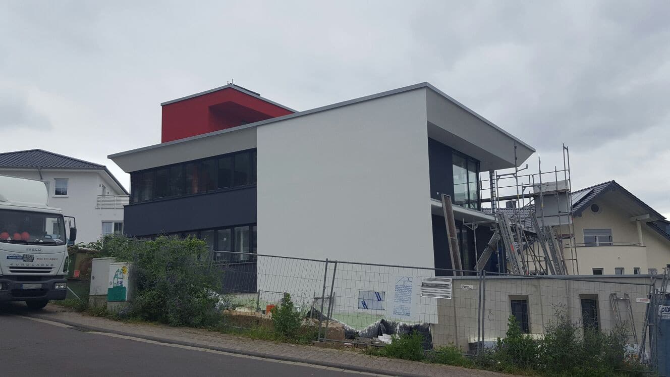 Schneller Einzug in Bingen: Neubau eines Zweifamilienhaus mit Trockenbau, Innenputz, Aussenputz und Maler
